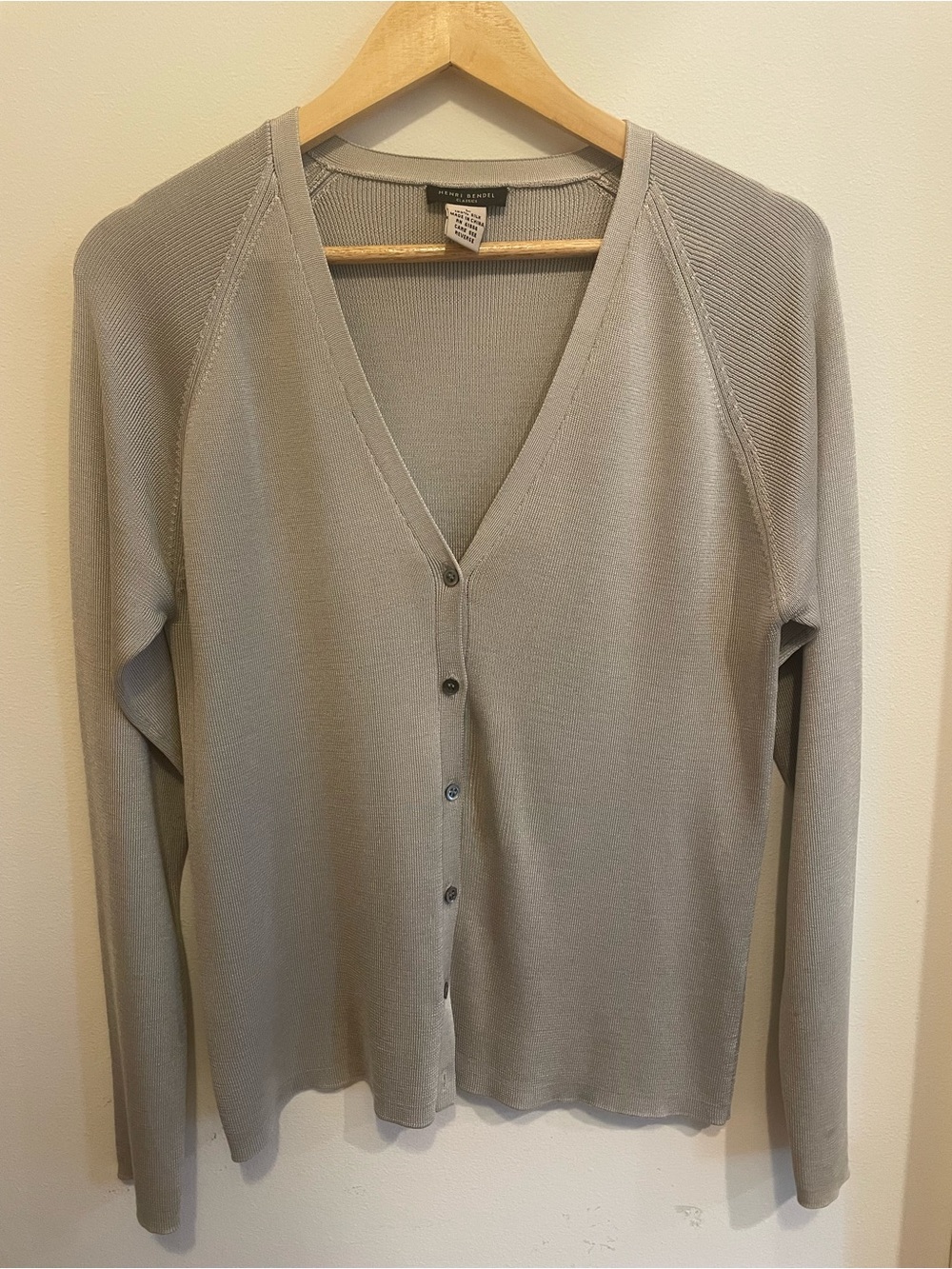 henri bendel silver 100% silk button long sleeve cardigan